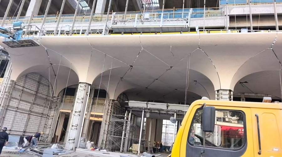 UHPC構(gòu)件安裝現(xiàn)場(chǎng)