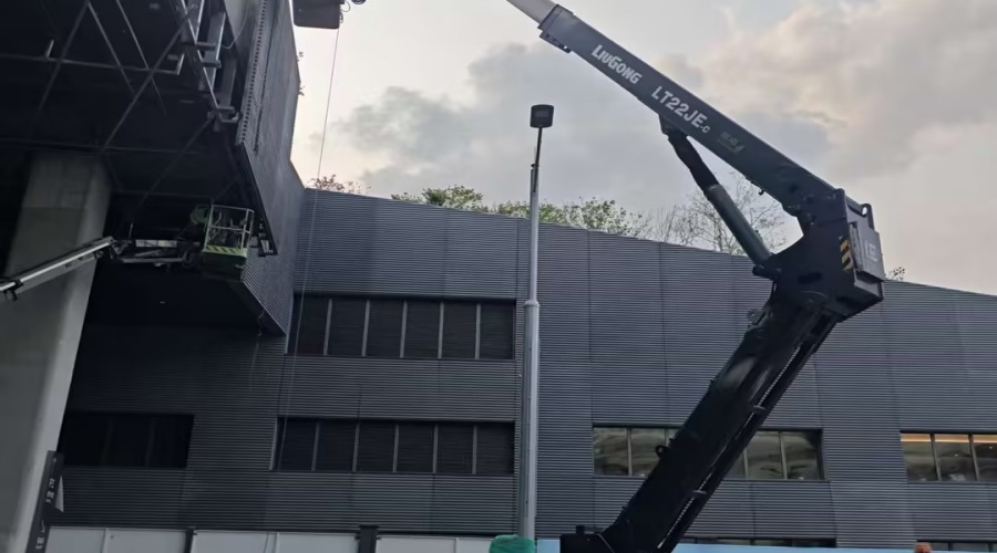 深圳龍華醫(yī)院隧道UHPC掛板工程